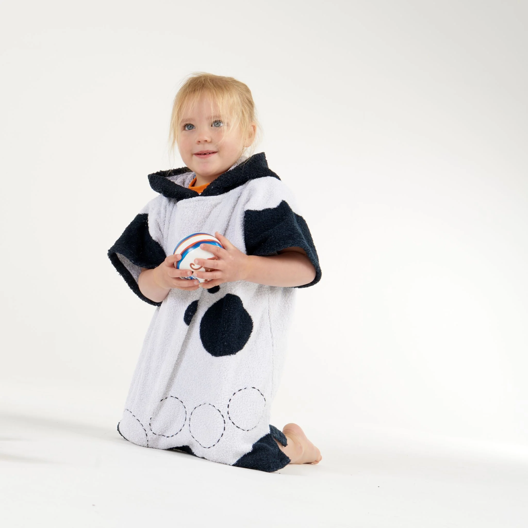 Inky Hooded Poncho Towel - Image 4